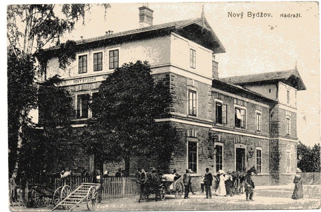Historic postcard of station "Nový Bydžov".